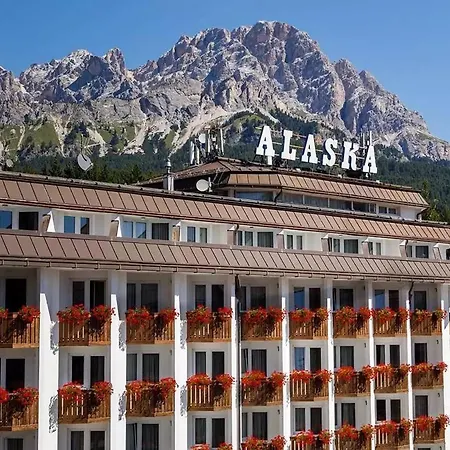 Alaska فندق كورتينا دامبيتزو